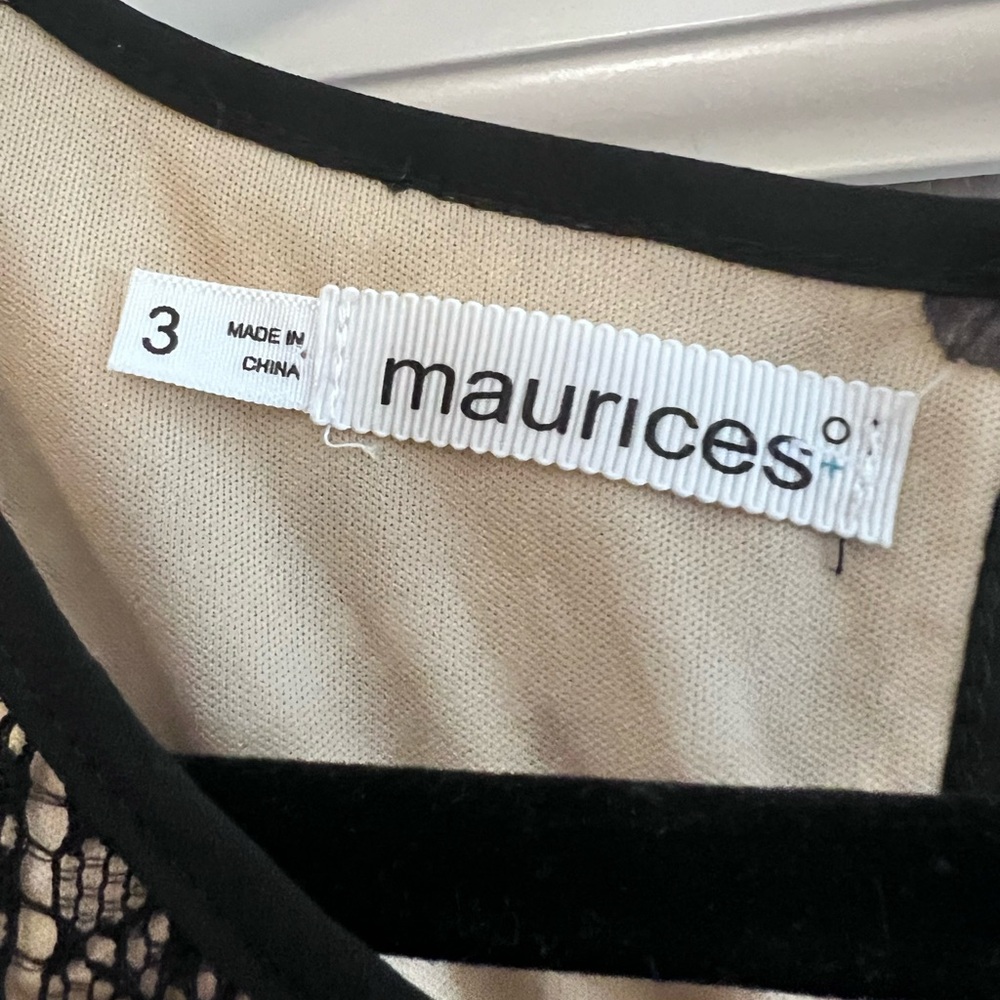 Maurice’s Beautiful Lace Keyhole Dress - Picture 6 of 11